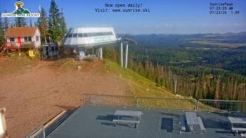 Weather camera view of Sunrise Park Resort 10650 ft elev.