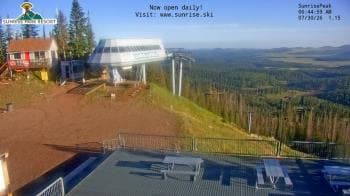 Weather camera view of Sunrise Park Resort 10650 ft elev.
