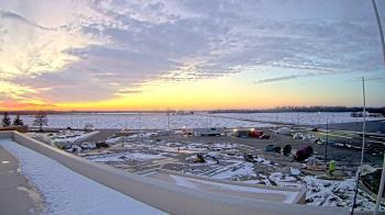 Weather camera view of North Putnam MS.