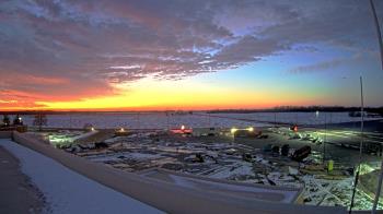 Weather camera view of North Putnam MS.