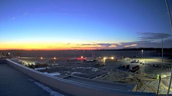 Weather camera view of North Putnam MS.