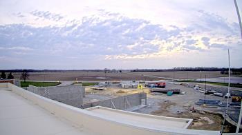 Weather camera view of North Putnam MS.