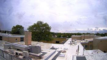 Weather camera view of Riverhead MS.