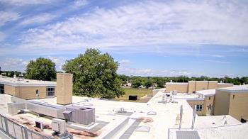 Weather camera view of Riverhead MS.