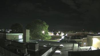 Weather camera view of Riverhead MS.