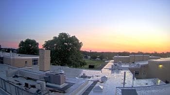 Weather camera view of Riverhead MS.