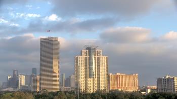 Weather camera view of St Thomas High School.