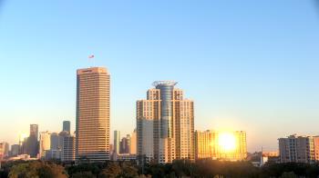 Weather camera view of St Thomas High School.