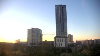 Weather camera view of St Thomas High School.