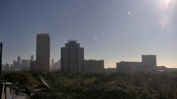 Weather camera view of St Thomas High School.