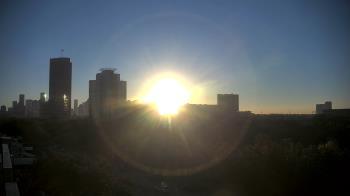 Weather camera view of St Thomas High School.