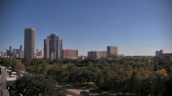 Weather camera view of St Thomas High School.