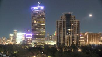 Weather camera view of St Thomas High School.