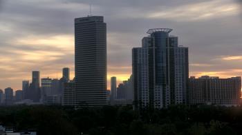 Weather camera view of St Thomas High School.
