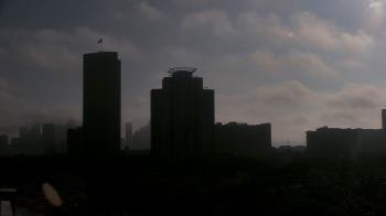 Weather camera view of St Thomas High School.