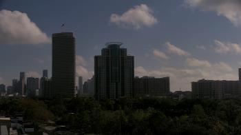 Weather camera view of St Thomas High School.