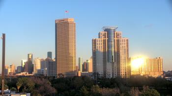 Weather camera view of St Thomas High School.