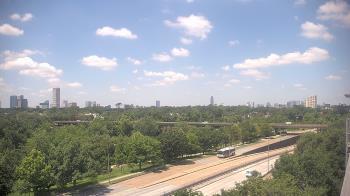Weather camera view of St Thomas High School.
