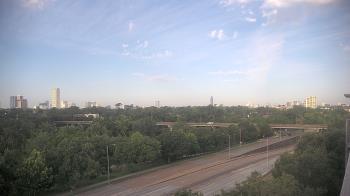 Weather camera view of St Thomas High School.