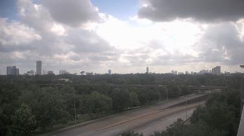 Weather camera view of St Thomas High School.