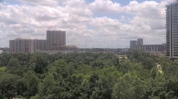 Weather camera view of St Thomas High School.