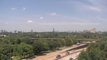 Weather camera view of St Thomas High School.