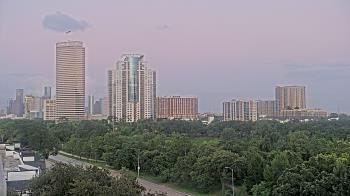 Weather camera view of St Thomas High School.