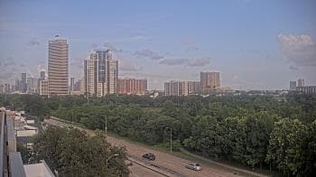 Weather camera view of St Thomas High School.