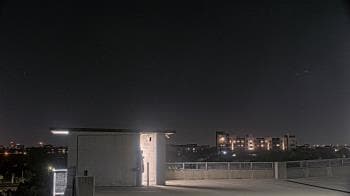 Weather camera view of St Thomas High School.