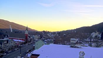 Weather camera view of Line Mountain ES Trevorton.