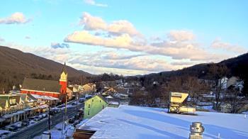 Weather camera view of Line Mountain ES Trevorton.