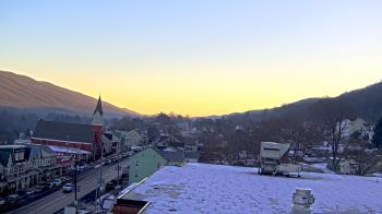 Weather camera view of Line Mountain ES Trevorton.