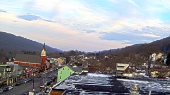 Weather camera view of Line Mountain ES Trevorton.