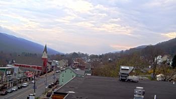 Weather camera view of Line Mountain ES Trevorton.