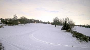 Weather camera view of Village Links of Glen Ellyn.
