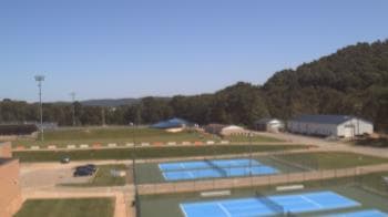 Weather camera view of Kiski Area HS.