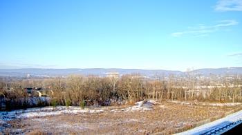 Weather camera view of Wilkes-Barre Area High School.