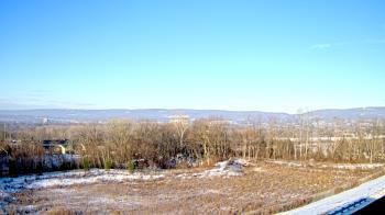 Weather camera view of Wilkes-Barre Area High School.