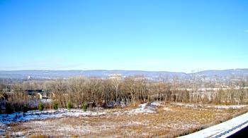 Weather camera view of Wilkes-Barre Area High School.