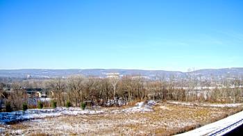 Weather camera view of Wilkes-Barre Area High School.