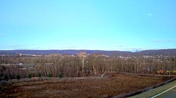 Weather camera view of Wilkes-Barre Area High School.