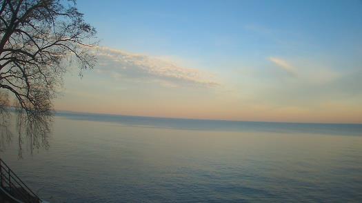 Weather camera view of Forest Lawn Beach.