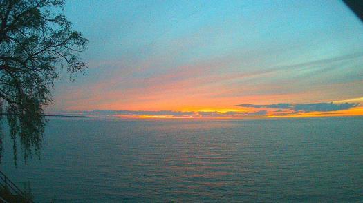Weather camera view of Forest Lawn Beach.