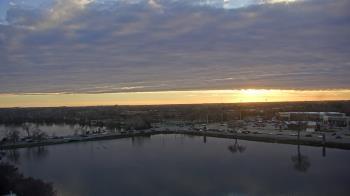 Weather camera view of Commerce Bank.