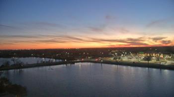 Weather camera view of Commerce Bank.