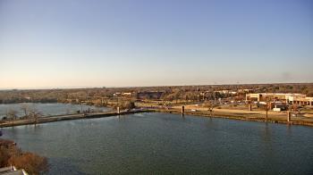 Weather camera view of Commerce Bank.