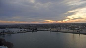 Weather camera view of Commerce Bank.