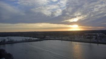 Weather camera view of Commerce Bank.