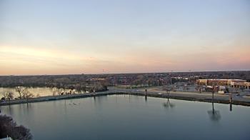 Weather camera view of Commerce Bank.