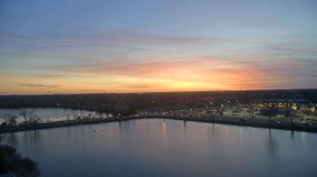 Weather camera view of Commerce Bank.